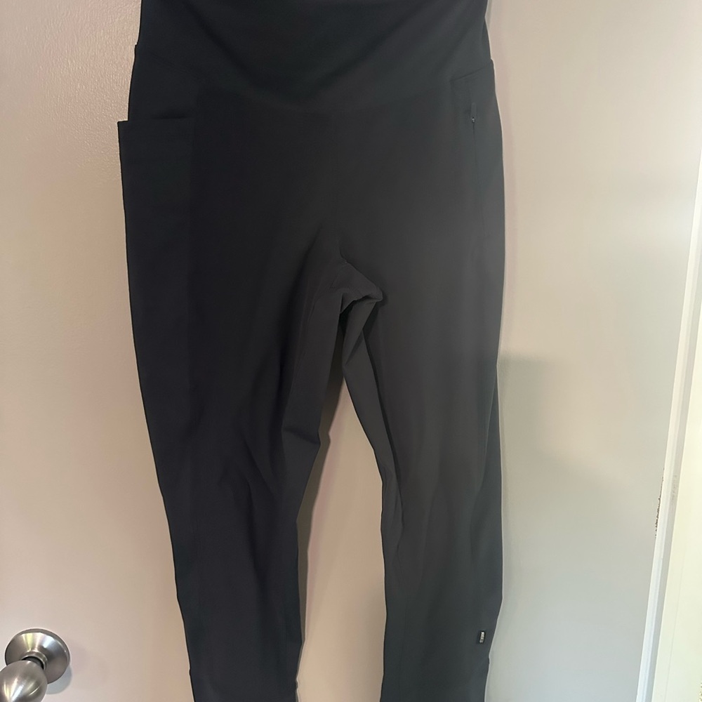 Black High-Waist Pocket Leggings